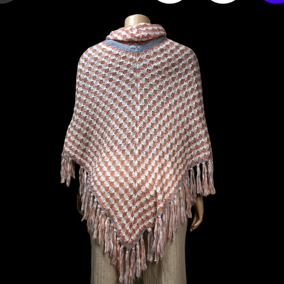 Karma Woman's Poncho Turtleneck loose Knit Fringe hem Ivory Pink blue size OS - Picture 9 of 14